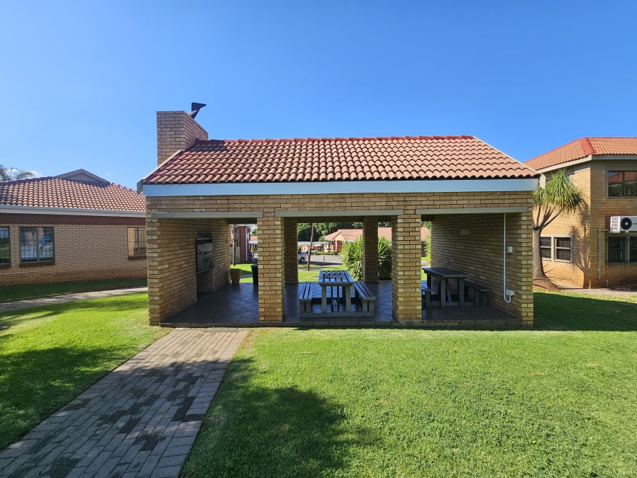 To Let commercial Property for Rent in Lyttelton Manor Gauteng