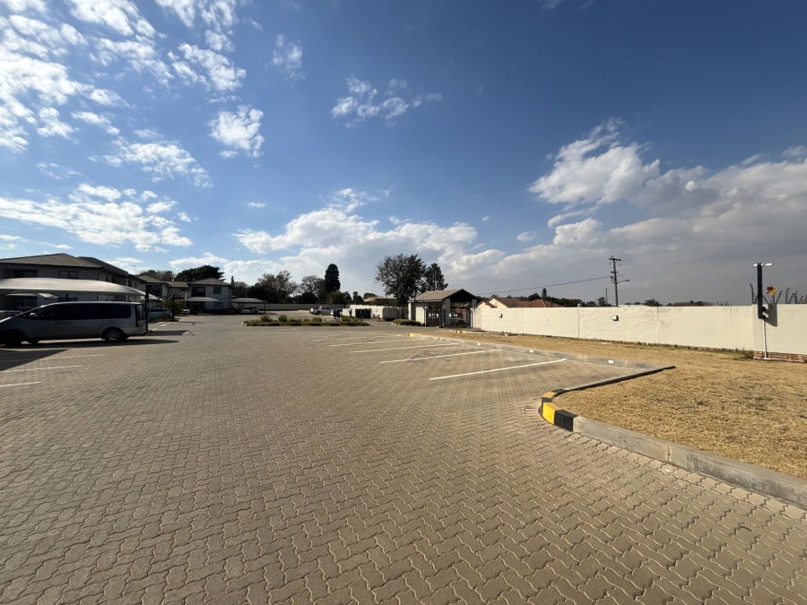 1 Bedroom Property for Sale in Norton Park Gauteng