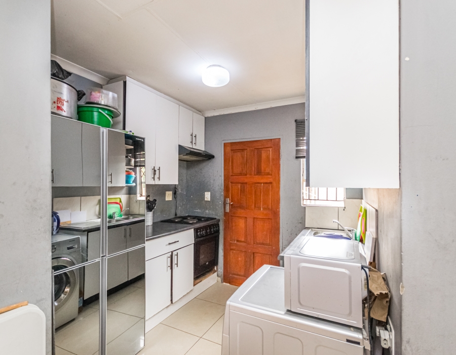 2 Bedroom Property for Sale in Bram Fischerville Gauteng