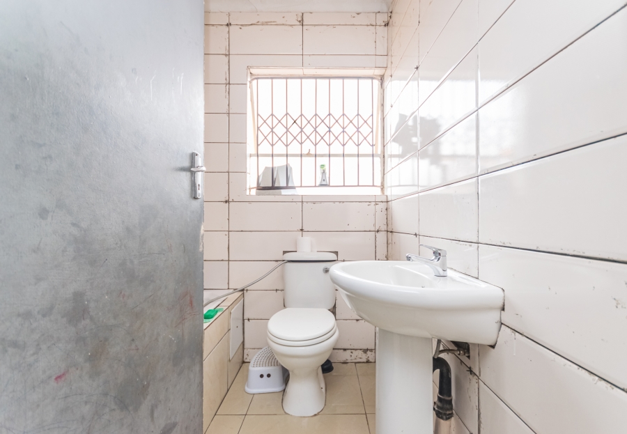 2 Bedroom Property for Sale in Bram Fischerville Gauteng