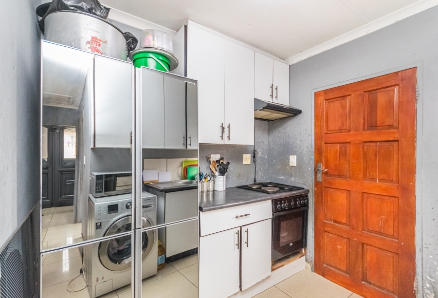 2 Bedroom Property for Sale in Bram Fischerville Gauteng