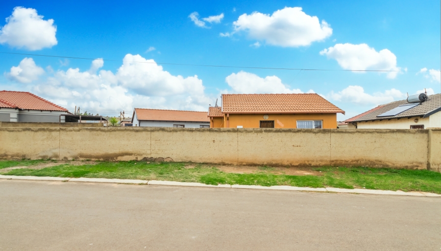 2 Bedroom Property for Sale in Bram Fischerville Gauteng