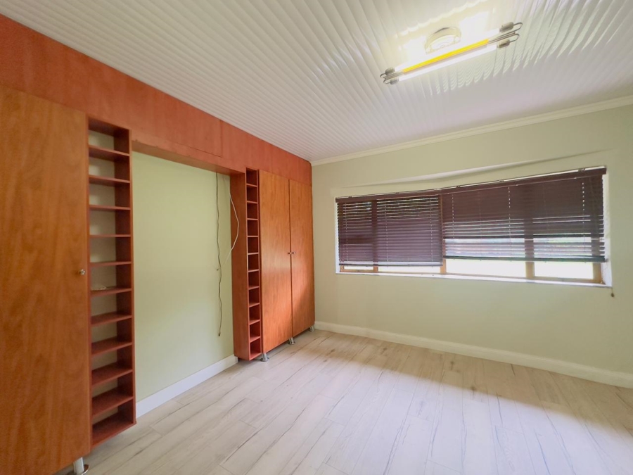 6 Bedroom Property for Sale in Selcourt Gauteng