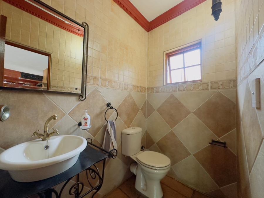 6 Bedroom Property for Sale in Selcourt Gauteng