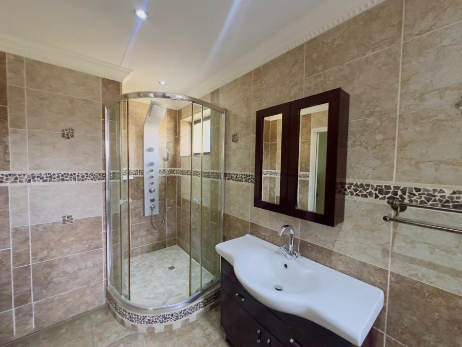 6 Bedroom Property for Sale in Selcourt Gauteng