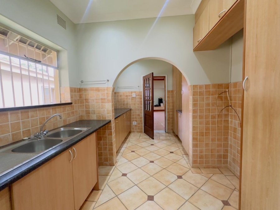 6 Bedroom Property for Sale in Selcourt Gauteng