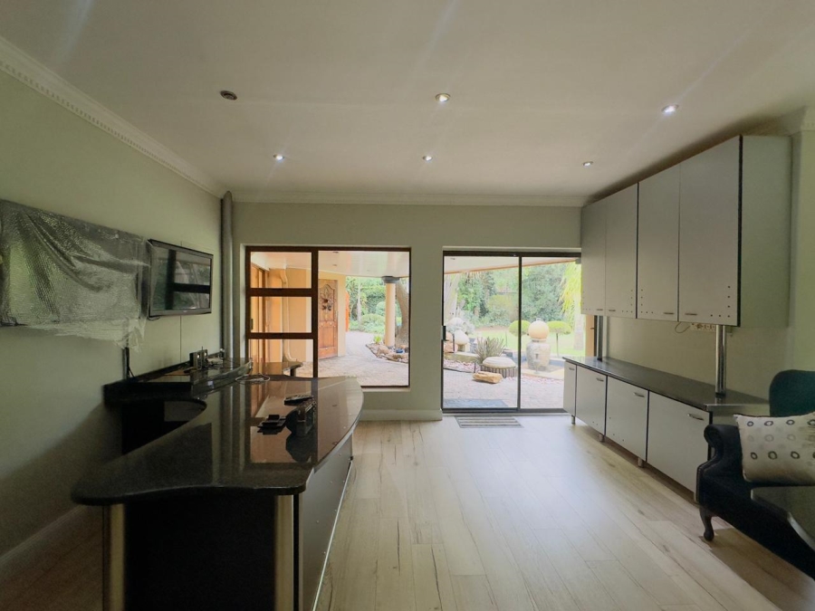 6 Bedroom Property for Sale in Selcourt Gauteng