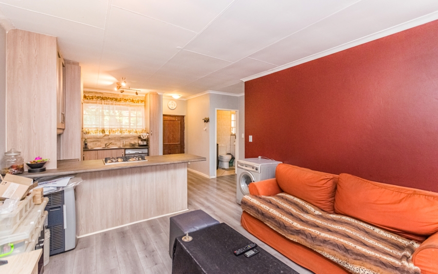 1 Bedroom Property for Sale in Zwartkop Gauteng