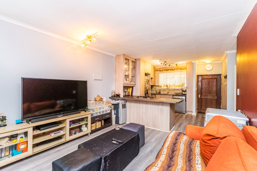 1 Bedroom Property for Sale in Zwartkop Gauteng