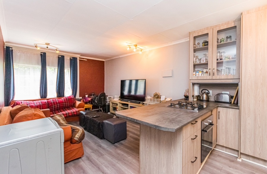 1 Bedroom Property for Sale in Zwartkop Gauteng