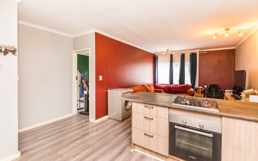 1 Bedroom Property for Sale in Zwartkop Gauteng