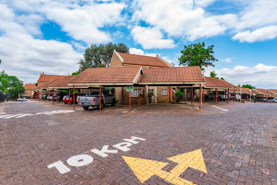 1 Bedroom Property for Sale in Zwartkop Gauteng