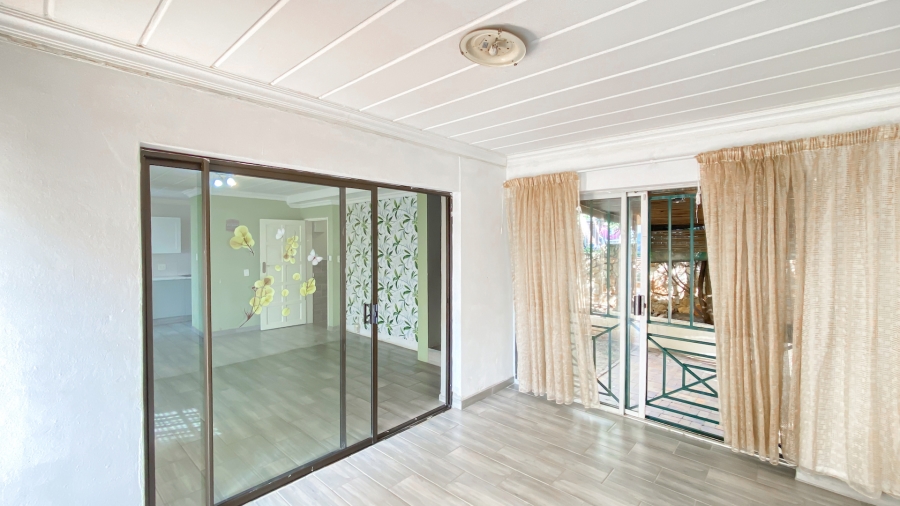 3 Bedroom Property for Sale in La Montagne Gauteng