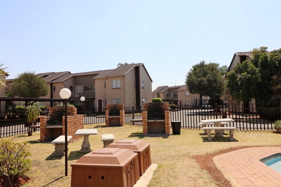 2 Bedroom Property for Sale in Pomona Gauteng