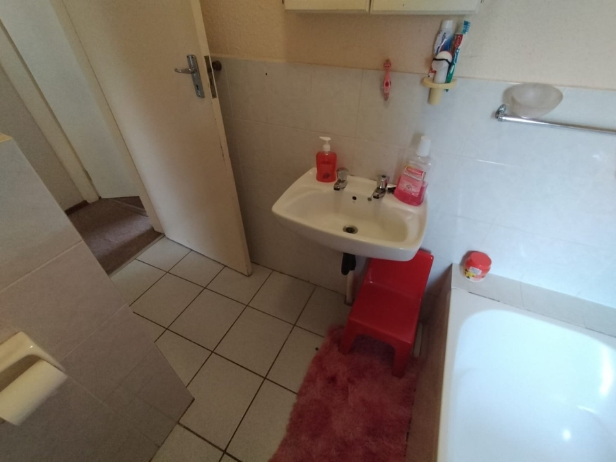 2 Bedroom Property for Sale in Pomona Gauteng
