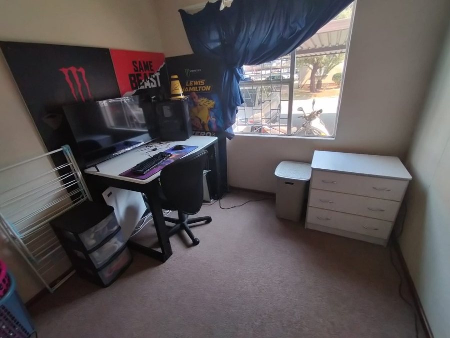 2 Bedroom Property for Sale in Pomona Gauteng