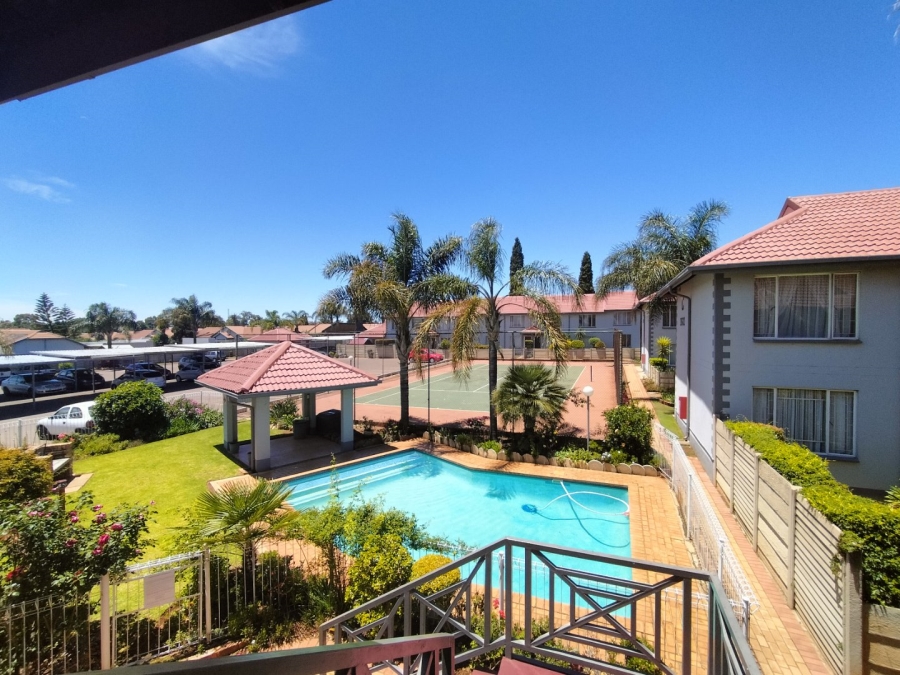 2 Bedroom Property for Sale in Glen Marais Gauteng