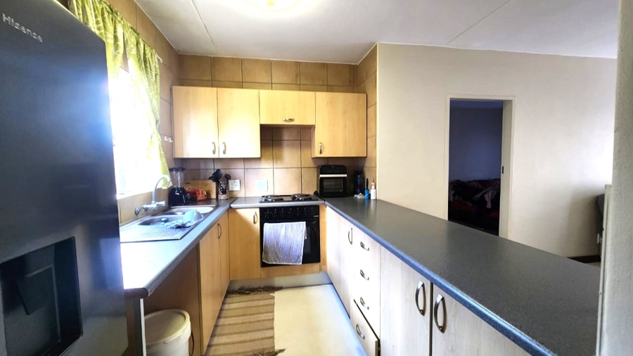 1 Bedroom Property for Sale in Newmark Estate Gauteng