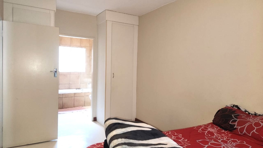 1 Bedroom Property for Sale in Newmark Estate Gauteng