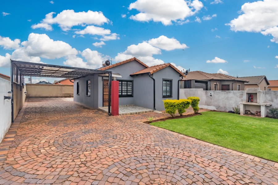 3 Bedroom Property for Sale in Protea Glen Gauteng