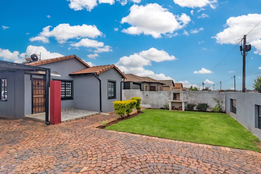 3 Bedroom Property for Sale in Protea Glen Gauteng