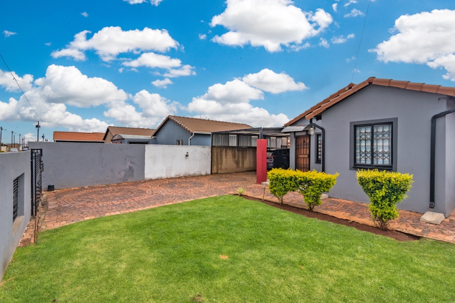 3 Bedroom Property for Sale in Protea Glen Gauteng