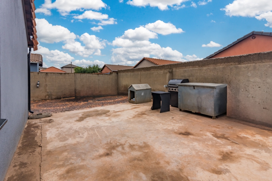 3 Bedroom Property for Sale in Protea Glen Gauteng