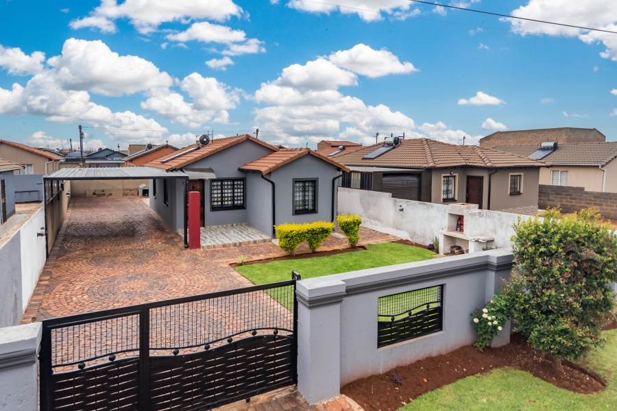 3 Bedroom Property for Sale in Protea Glen Gauteng