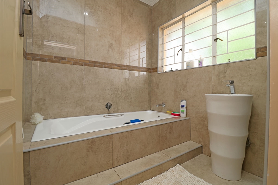 3 Bedroom Property for Sale in Helikonpark Gauteng