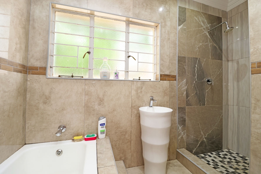 3 Bedroom Property for Sale in Helikonpark Gauteng