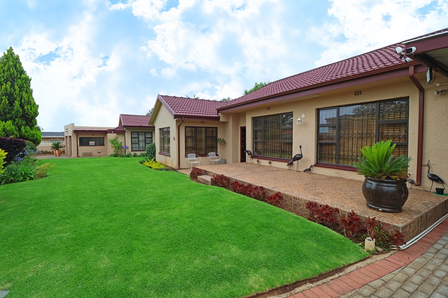 3 Bedroom Property for Sale in Helikonpark Gauteng
