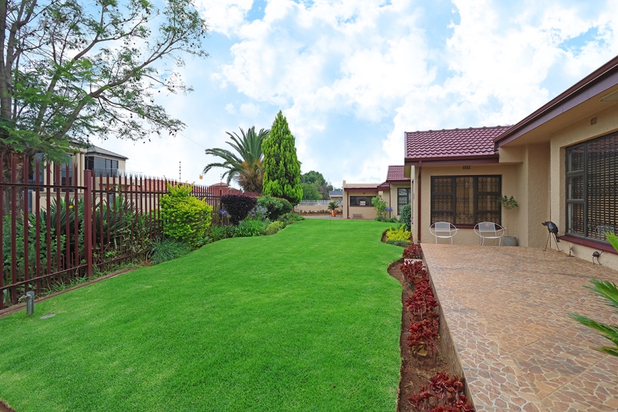 3 Bedroom Property for Sale in Helikonpark Gauteng