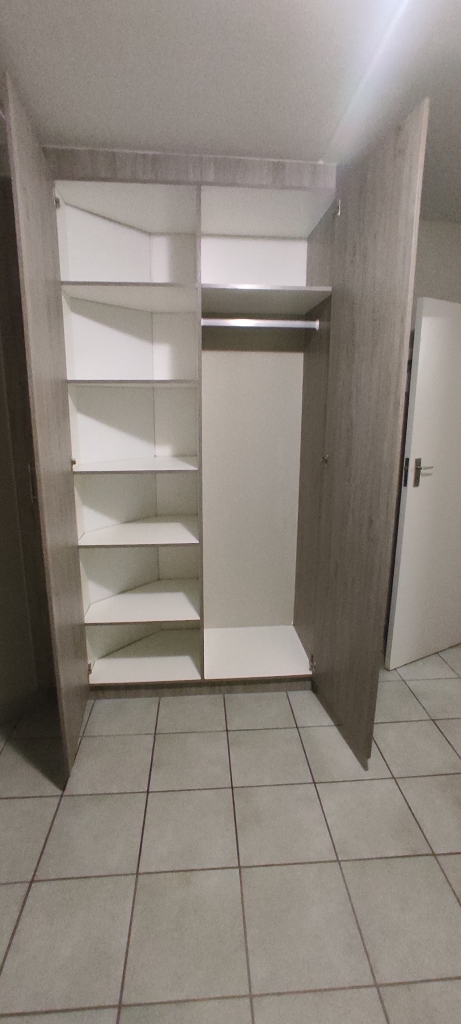 1 Bedroom Property for Sale in Heuweloord Gauteng