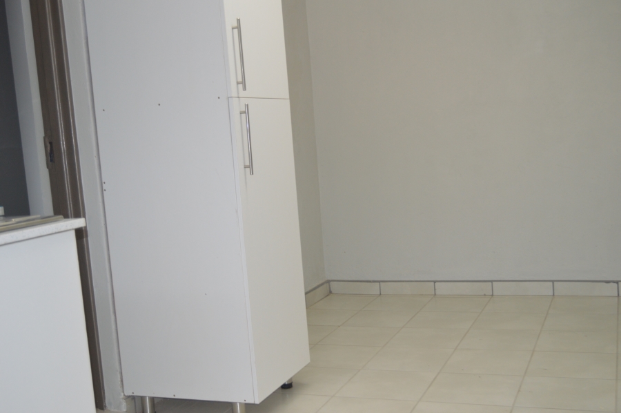 To Let 1 Bedroom Property for Rent in Monument Gauteng