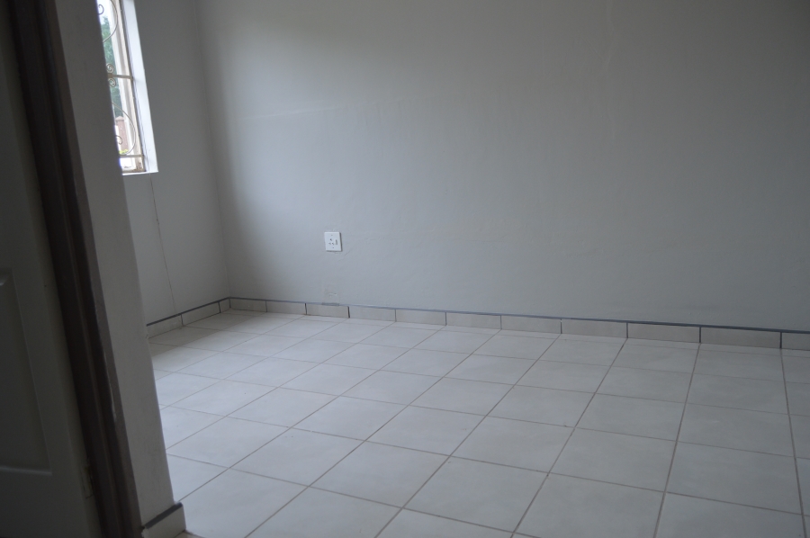 To Let 1 Bedroom Property for Rent in Monument Gauteng