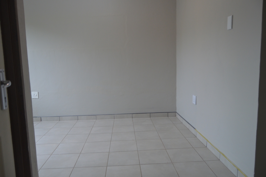 To Let 1 Bedroom Property for Rent in Monument Gauteng