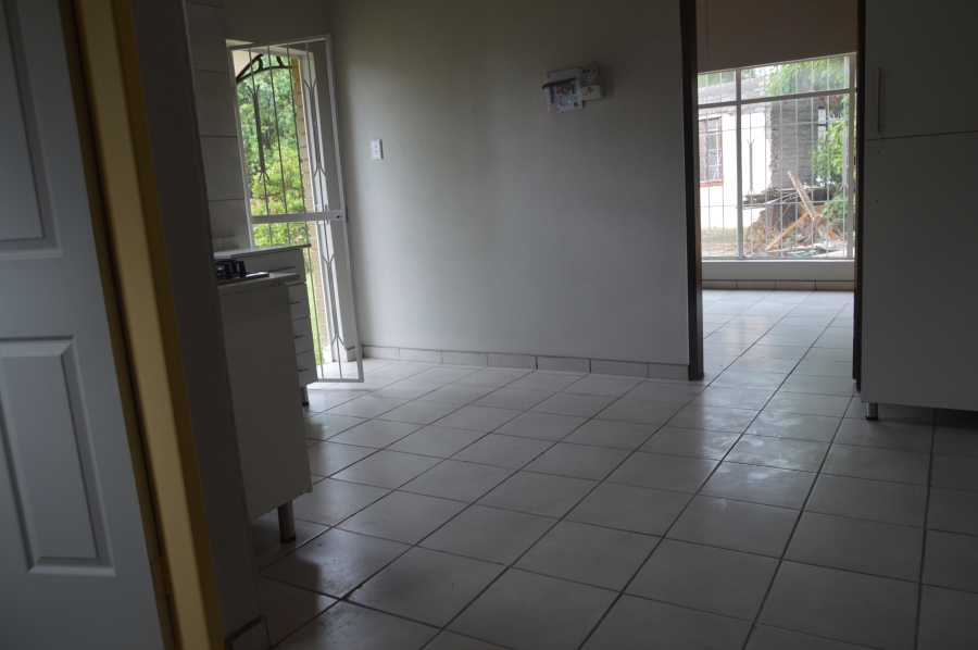 To Let 1 Bedroom Property for Rent in Monument Gauteng