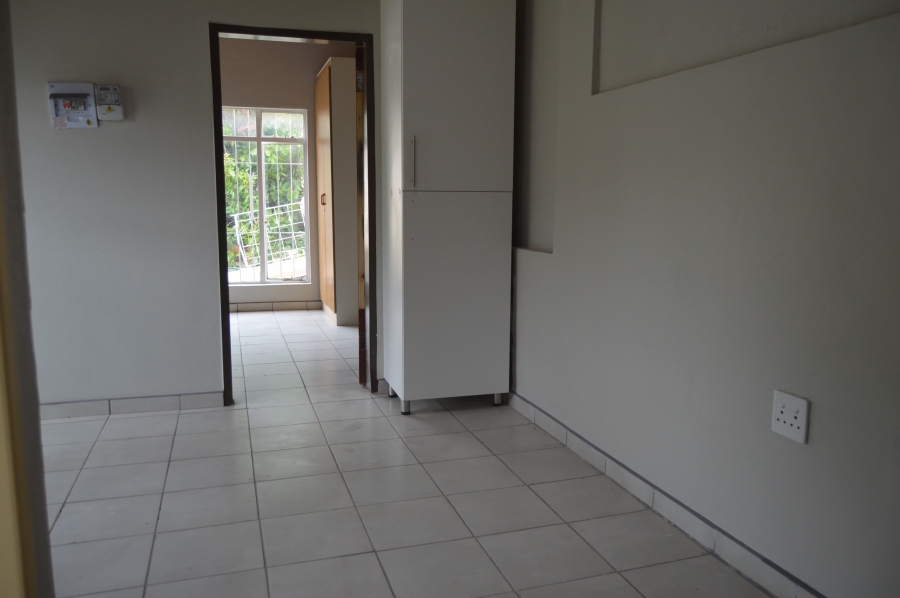 To Let 1 Bedroom Property for Rent in Monument Gauteng