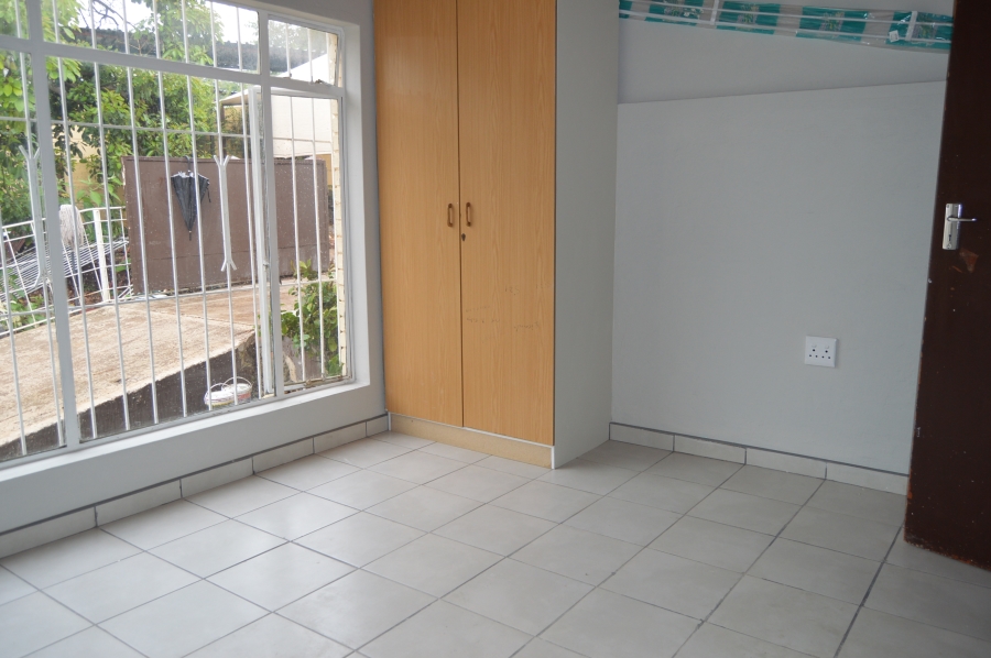 To Let 1 Bedroom Property for Rent in Monument Gauteng