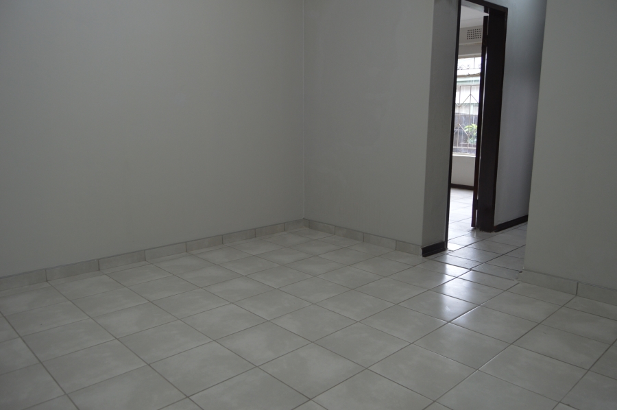 To Let 1 Bedroom Property for Rent in Monument Gauteng