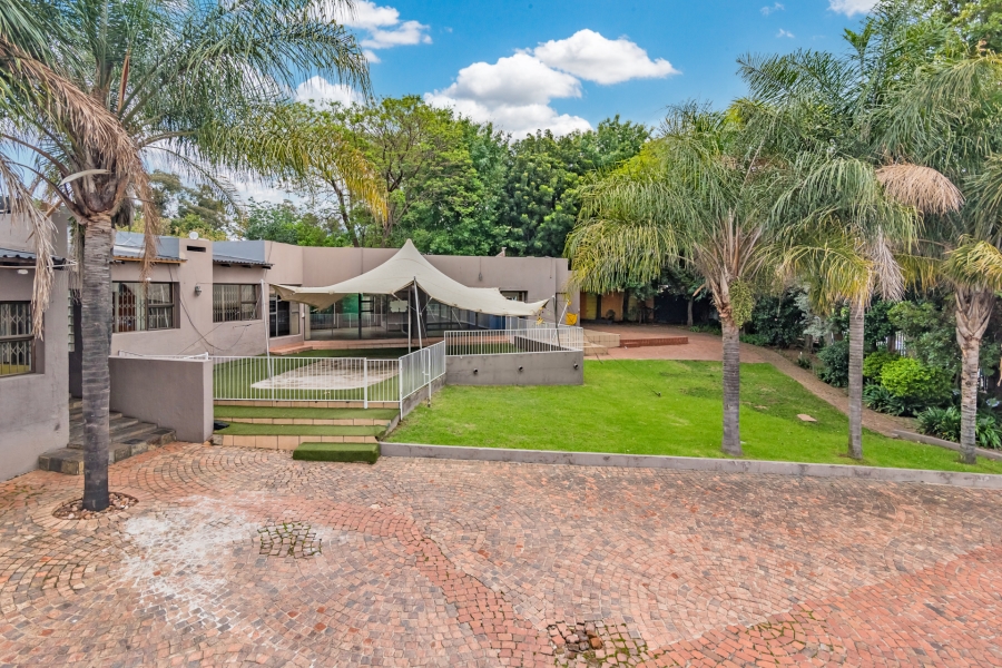8 Bedroom Property for Sale in Fourways Gauteng