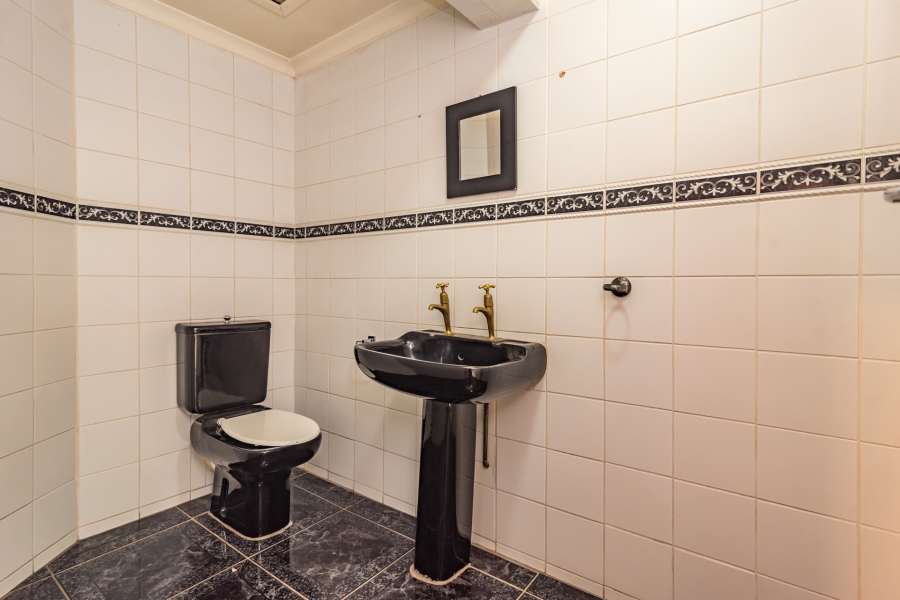 8 Bedroom Property for Sale in Fourways Gauteng