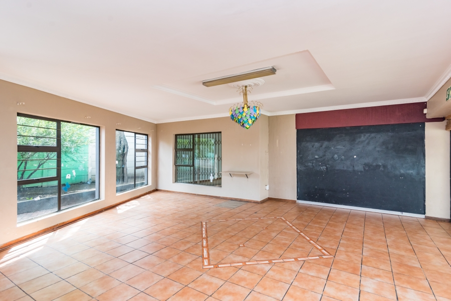 8 Bedroom Property for Sale in Fourways Gauteng