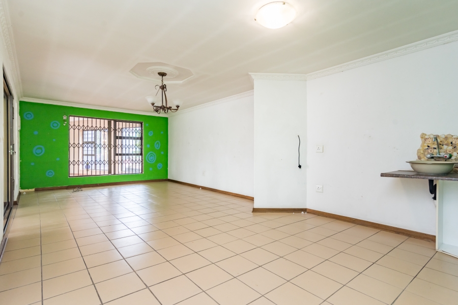 8 Bedroom Property for Sale in Fourways Gauteng