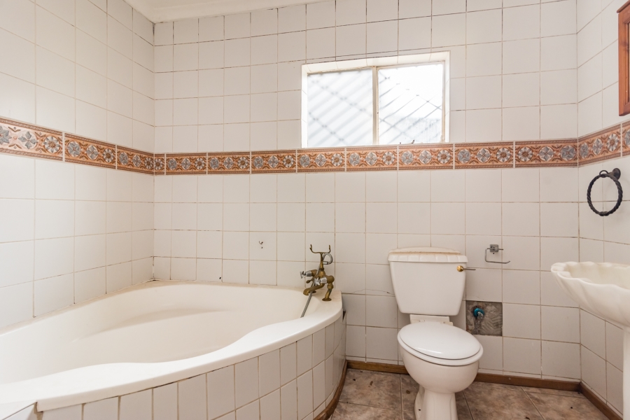 8 Bedroom Property for Sale in Fourways Gauteng