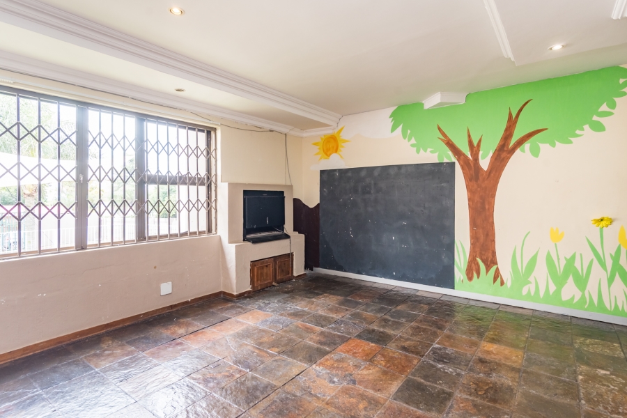 8 Bedroom Property for Sale in Fourways Gauteng