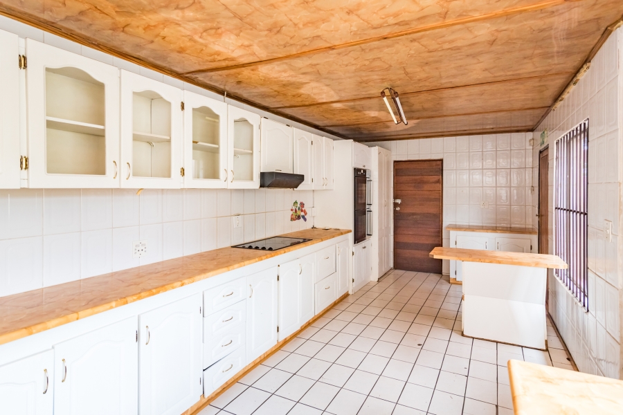 8 Bedroom Property for Sale in Fourways Gauteng