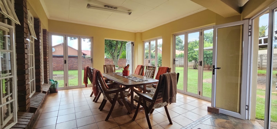 4 Bedroom Property for Sale in Wierda Park Gauteng