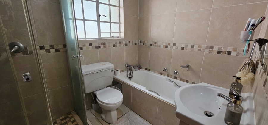 4 Bedroom Property for Sale in Wierda Park Gauteng