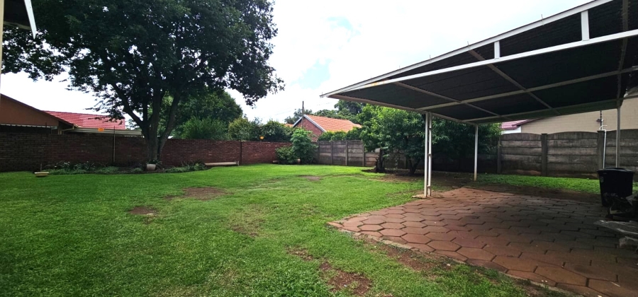 4 Bedroom Property for Sale in Wierda Park Gauteng